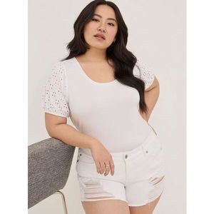 Torrid 1 Classic Fit Super Soft Scoop Neck Eyelet Sleeve Tee Size 1, 1X White